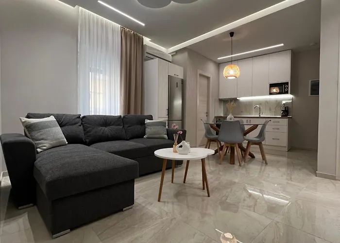 Oroa Apts