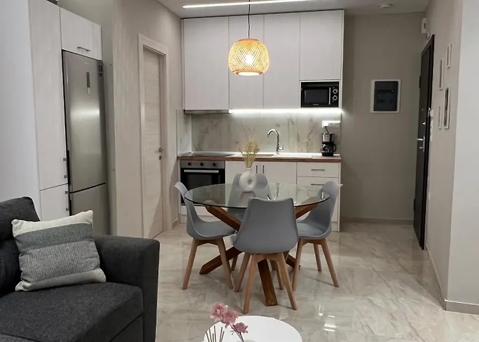 Oroa Apts *