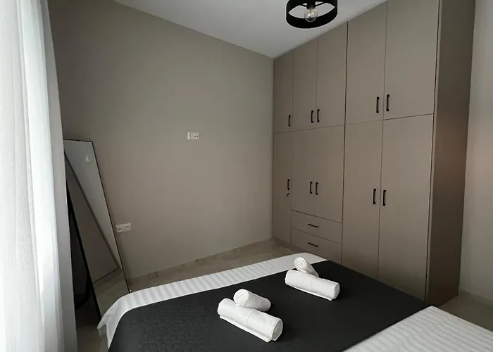 Oroa Apts *